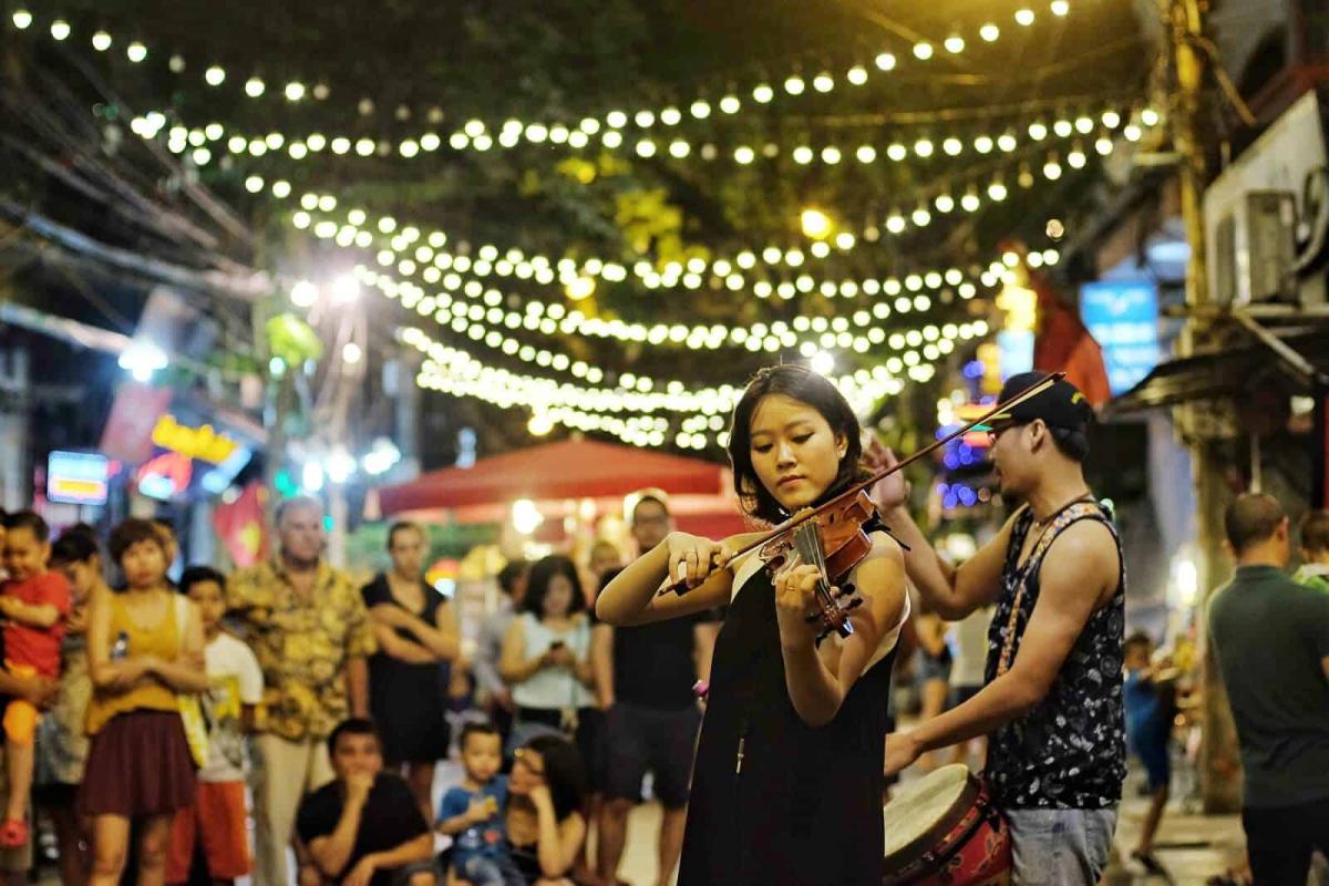 Photograph the vibrant rhythm of Hanoi’s cultural scene